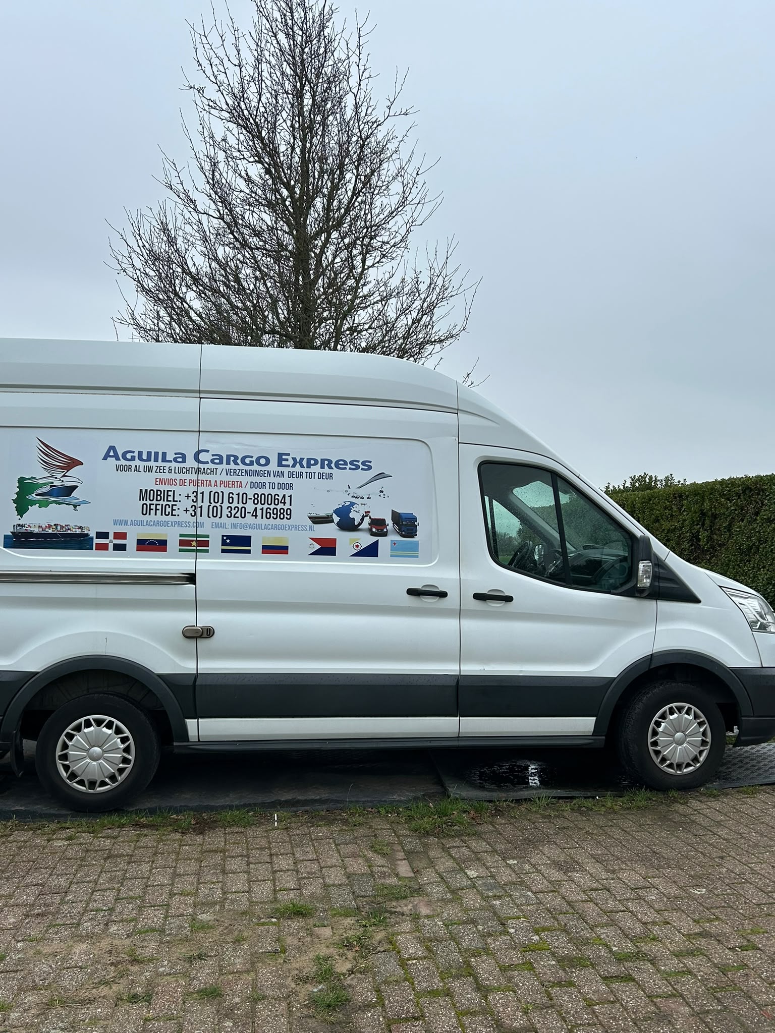 Vehículo de Aguila Cargo Express